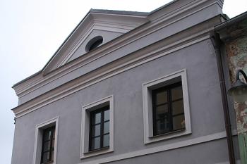 Uliční průčelí ( © Ivan Grisa 06/2009)