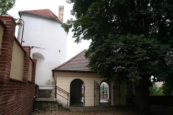 Šachový pavilon a s ním sousedící bašta ( © Ivan Grisa 06/2009)