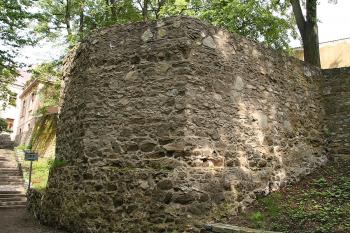 Bašta v Holečkových sadech pod budovou soudu ( © Ivan Grisa 06/2009)