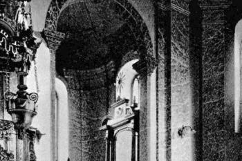 pohled do severní boční kaple ( © Antonín Podlaha: Soupis památek historických a uměleckých v Království Českém, sv. 28 Politický okres Vinohradský, Archaelogická komise při České akademii císaře Františka Josefa pro vědy, slovesnost a umění, Praha 1908)