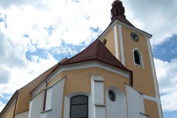 presbytář ( © Milan Caha 07/2009)