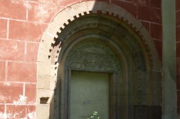románský portál ( © Milan Caha 07/2009)