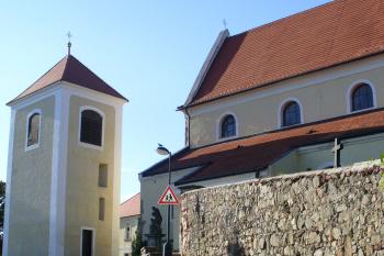 Benešov - zvonice u kostela sv. Mikuláše (© Pavel Jarý, 13.08.2008)