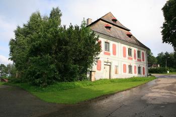 Fara od jihovýchodu ( © Ivan Grisa 07/2009)