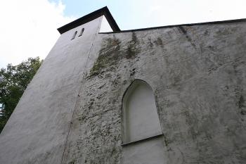 Západní průčelí kostela ( © Stanislav Šůna 07/2009)