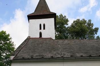 Nejstarší část kostela od jihu ( © Stanislav Šůna 07/2009)