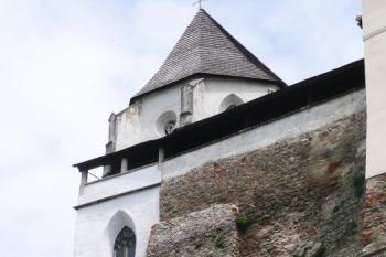 část hradeb u svatováclavské kaple ( © Jan P. Štěpánek 09/2011)