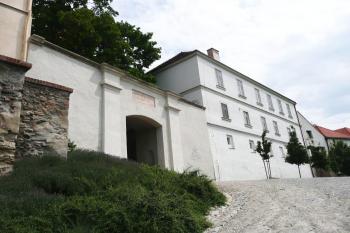mladší Karolinina branka z roku 1824 ( © Jan P. Štěpánek 09/2011)