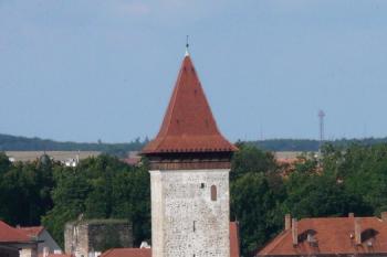 Vlkova věž, která chránila Dolní bránu hradeb ( © Jan P. Štěpánek 09/2011)