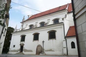 jižní fronta kostela ( © Jan P. Štěpánek 07/2009)
