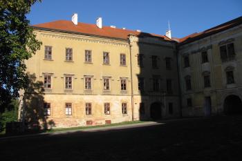 východní křídlo zámku (© D Dohňanský, 09/2015)