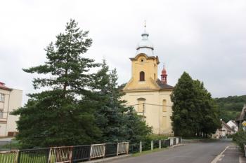 Kostel od jihu ( © Ivan Grisa 07/2009)