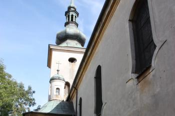 Severní stěna kostela a věž ( © Ivan Grisa 08/2009)