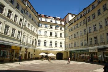 nádvoří paláce ( © Milan Caha 07/2009)