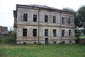 Fara jižně za kostelem ( © Ivan Grisa 08/2009)