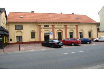 bývalá synagoga v Uhříněvsi ( © Milan Caha 07/2009)