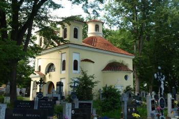 hřbitovní kostel od jihozápadu ( © Milan Caha 07/2009)