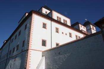 Jihozápadní nároží hlavní zámecké budovy (Zaječí dům) ( © Ivan Grisa 10/2011)