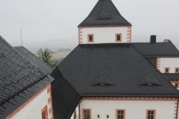 Zámecký kostel a Kuchyňský dům z vyhlídkové věže ( © Ivan Grisa 07/2009)