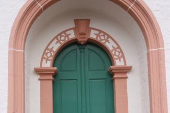 Portál zámeckého kostela ( © Ivan Grisa 07/2009)