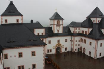 Kuchyňský dům, hodinová věž a Zaječí dům z vyhlídkové věže ( © Ivan Grisa 07/2009)