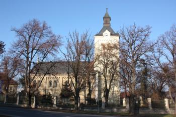 Kostel od jihu ( © Ivan Grisa 12/2009)
