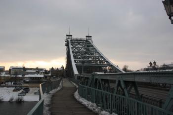 Východní pilíř mostu od východu ( © Ivan Grisa 01/2010)