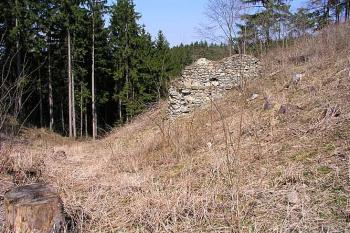 Vstupní objekt ( © Roman Řezáč 04/2003)