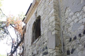 Severní bok kostela ( © Ivan Grisa 08/2009)