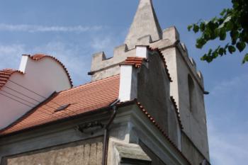 Presbytář od jihovýchodu ( © Ivan Grisa 07/2009)
