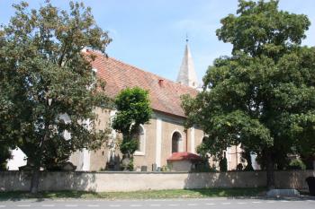 Kostel od jihozápadu ( © Ivan Grisa 07/2009)