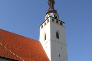 Kostelní věž od severu ( © Pavel Vítek 07/2009)
