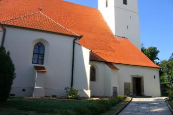 Severní strana kostela ( © Pavel Vítek 07/2009)