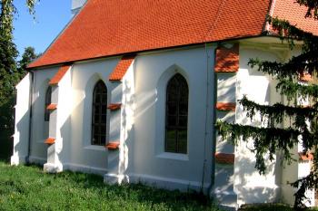 Severní strana kostela ( © Pavel Vítek 07/2009)