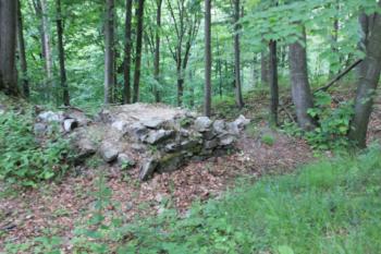 Fragment zdiva ( © Luděk Vláčil 06/2019)