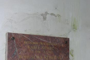 Pamětní deska prácheňských vlastivědců ( © Hana Grisová 07/2009)
