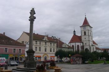 Kostel od severovýchodu ( © Hana Grisová 07/2009)