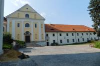kolej piaristů s gymnasiem u kostela Zvěstování Panny Marie