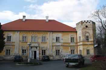 druhá budova rezidence (© Alena Volná, 4/2007)