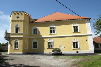 boční pohled ( © Milan Caha 08/2009)