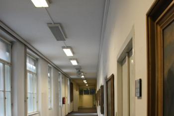 Chodba v někdejším bursovním paláci ( © Ivan Grisa 08/2009)