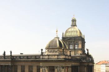 Jihovýchodní nároží - pohled z nové budovy musea ( © Ivan Grisa 08/2009)