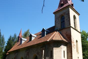 kostel od jihozápadu ( © Milan Caha 08/2009)