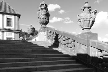schodiště v zahradě (© Václav Kapr, 08/2011)