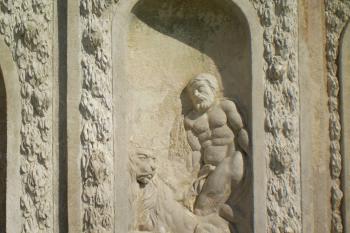 Sala terena - detail Herkula (© Johannes Cladis, 01/2015)