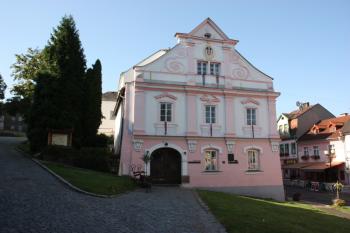 Hlavní (severní) průčelí ( © Ivan Grisa 08/2009)