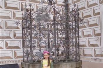 Kašna na nádvoří zámku (© Josef Milfait, 05/2008)