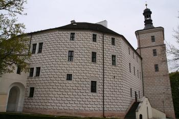 Zámek od západu ( © Ivan Grisa 04/2009)