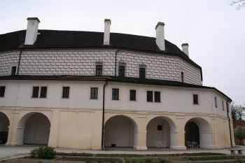 Spojovací chodba do kaple od východu ( © Ivan Grisa 04/2009)