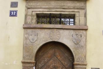 renesanční portál z roku 1588 ( © Milan Caha 02/2007)